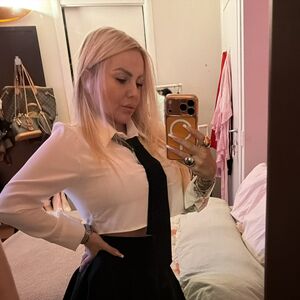 Bella 4