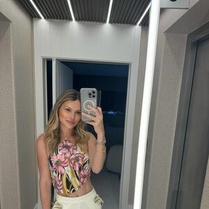 DANIELLA 9
