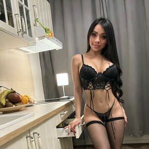  Isabelle  Lorenza 7