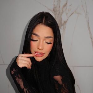 Chloe 7