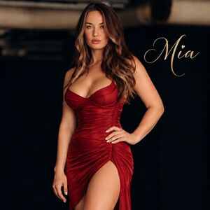 Mia 8