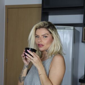 Helena  33