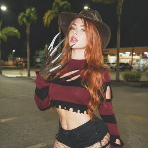 Coraline Tzxschenko 14