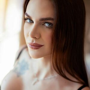 Angelina 17